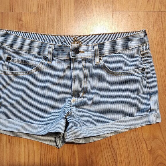 Lux Cuffed Denim Striped Shorts || sz 8 || EUC - Picture 3 of 11
